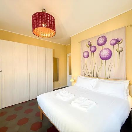 Parking Available - Elegant Two-bedroom With Balcony * Cernobbio
