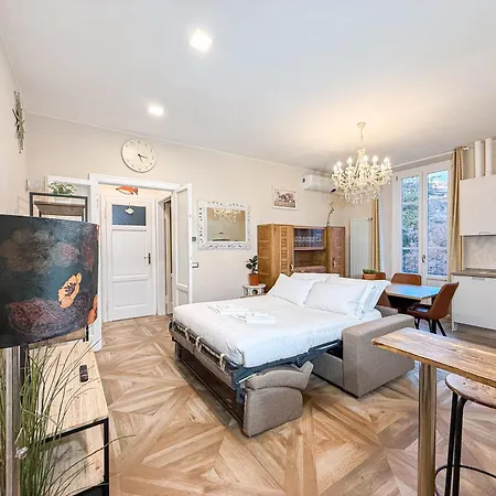 Appartamento Free Parking - Elegant Two-bedroom With Balcony *