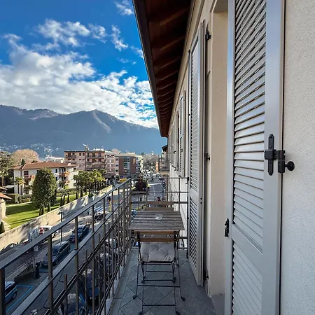 Free Parking - Elegant Two-bedroom With Balcony Appartamento