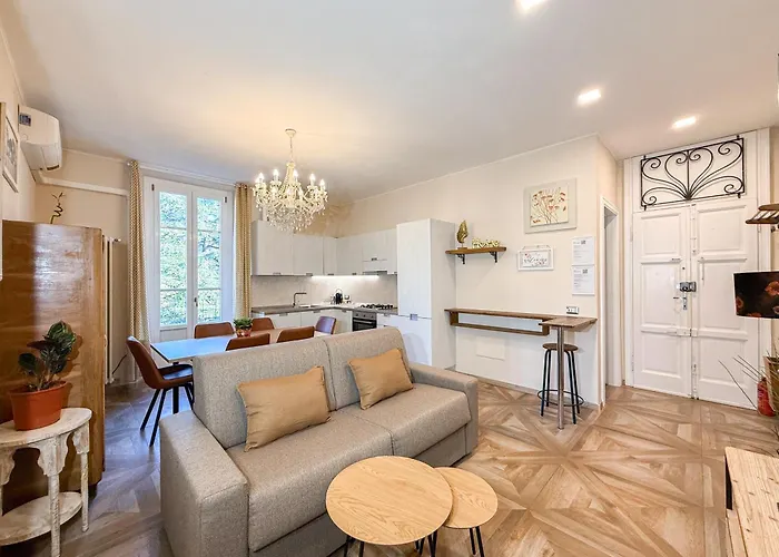 Free Parking - Elegant Two-bedroom With Balcony Daire Cernobbio