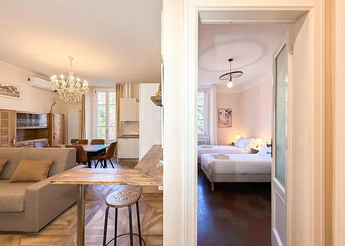 Free Parking - Elegant Two-bedroom With Balcony * Cernobbio
