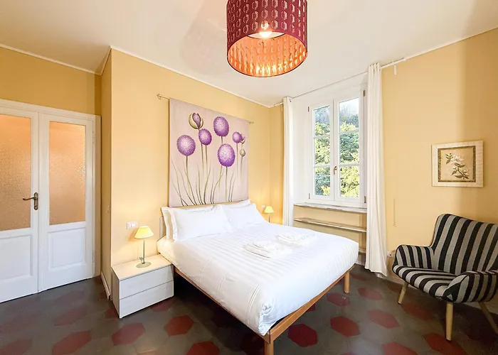 Free Parking - Elegant Two-bedroom With Balcony *