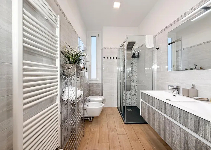 Free Parking - Elegant Two-bedroom With Balcony Daire Cernobbio